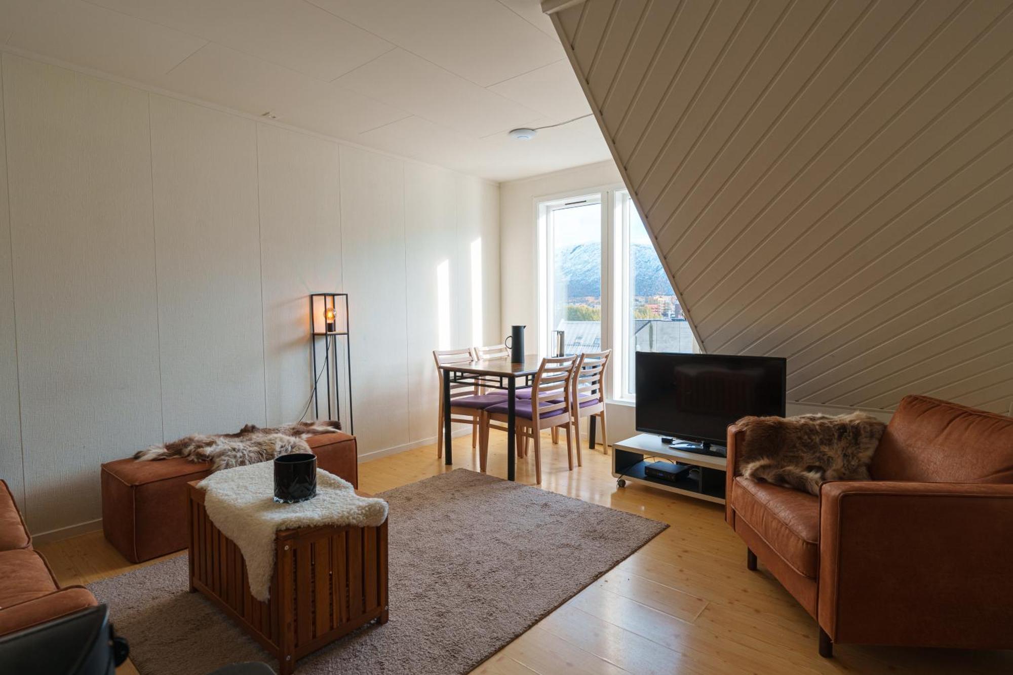 2 And 3 Rooms Apartments Tromsø Esterno foto